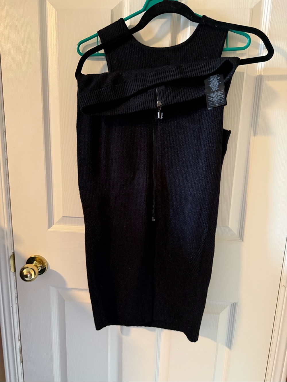 GUESS Black Ribbed Two-Piece Zip Set – Size Large - Picture 3 of 8